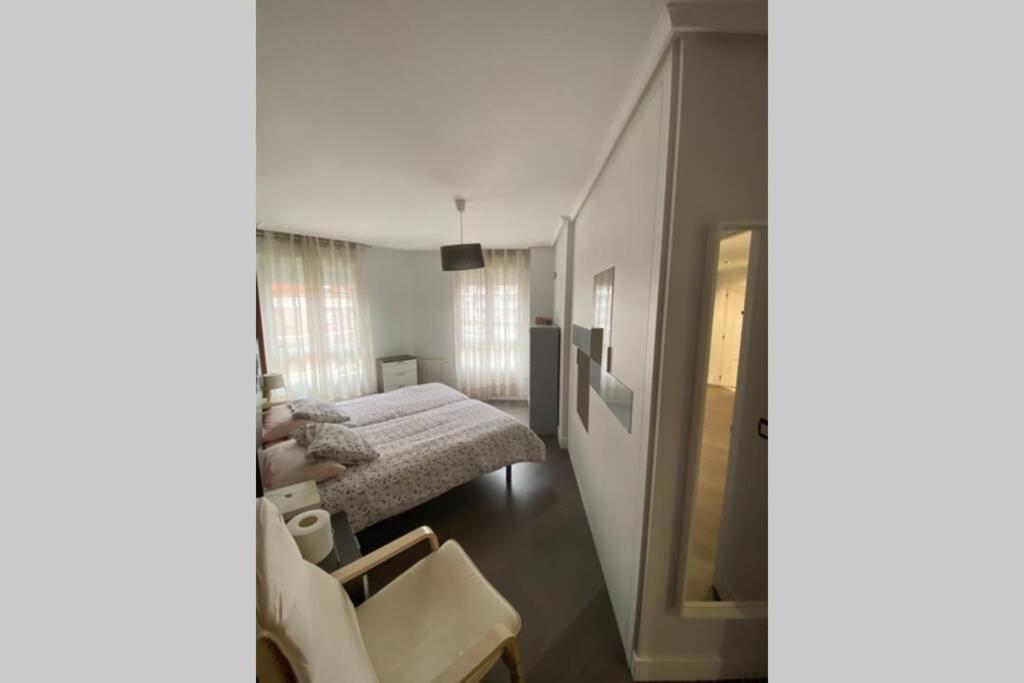 Apartamento Argenta กาสโตร-อูร์เดียเลส ภายนอก รูปภาพ